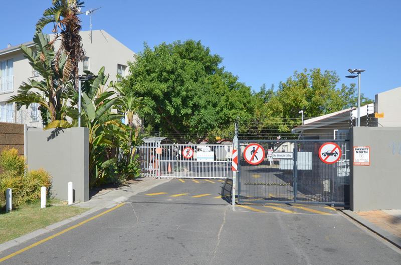 2 Bedroom Property for Sale in Oakglen Western Cape